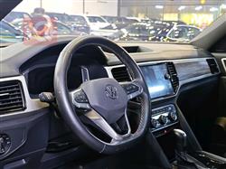 ڤۆڵکسواگن ئەتڵەس کرۆس سپۆرت